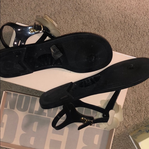 BCBG Blythee x Sandal - Picture 4 of 4